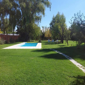 CASA FUERTE cabañas en la villa 25